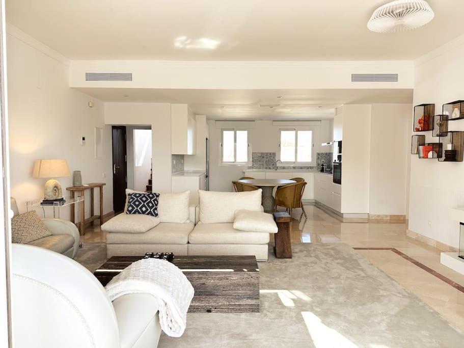 Oceanview Luxury Penthouse Apartment Estepona Luaran gambar
